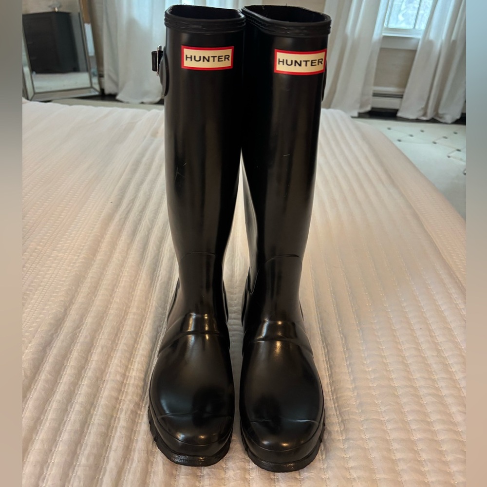Size 7 Hunter Glossy Black Tall Rain Boots
